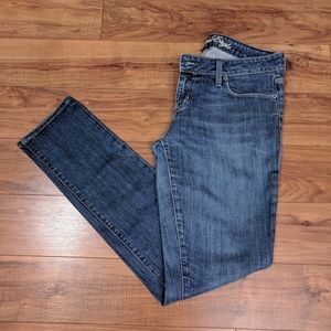 [8] American Eagle Medium Wash Jeans